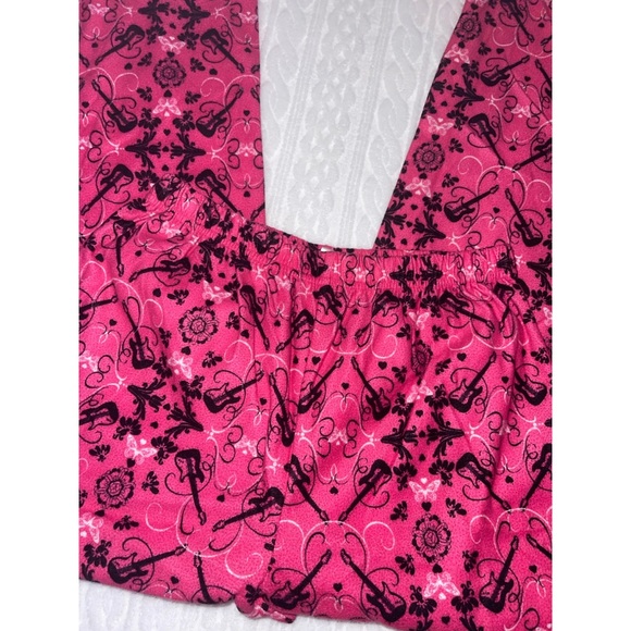 Kid’s Hot Pink Guitar Pattern Pajama Bottoms 💕 - Picture 14 of 15